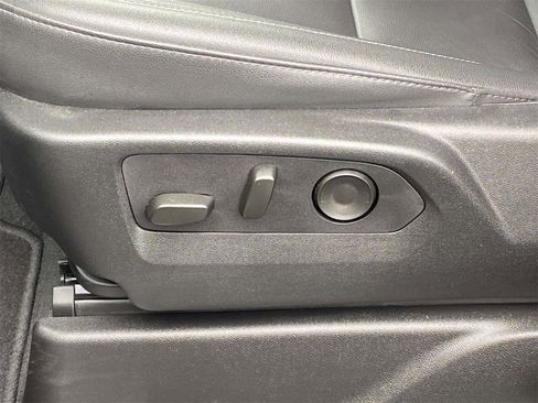 Used 2024 Chevrolet Tahoe LT w/ Luxury Package image 16