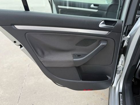 Used 2008 Volkswagen GTI 4-Door image 20