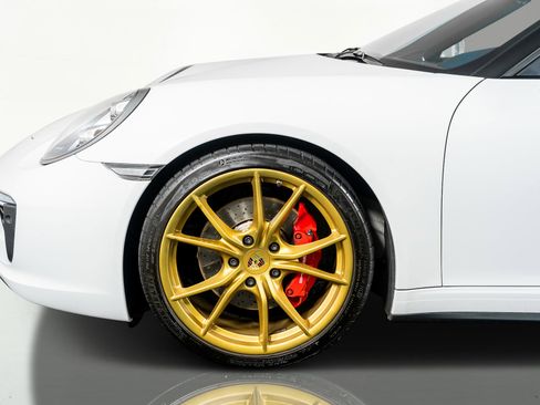 Used 2019 Porsche 911 Targa 4 GTS image 19