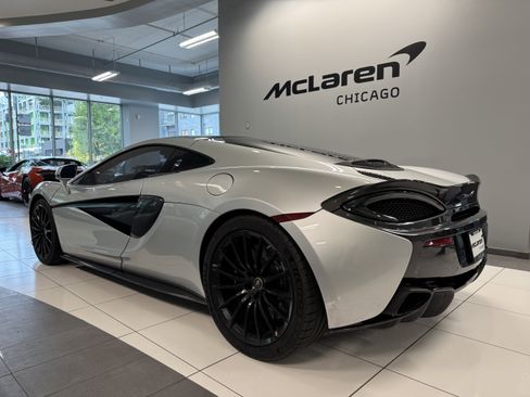 Used 2018 McLaren 570S image 2