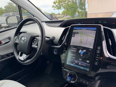 Used 2022 Toyota Prius Prime XLE FWD image 9