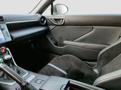 Used 2023 Toyota GR86 Premium w/ ALL Weather Mat Package (TMS) RWD image 22