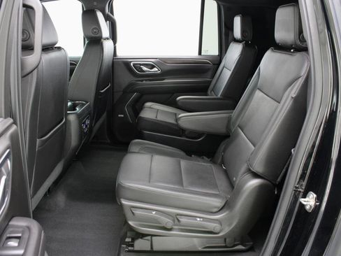 Used 2021 Chevrolet Suburban Z71 w/ Z71 Signature Package image 38