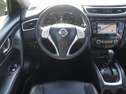 Used 2016 Nissan Rogue SL w/ SL Premium Package image 5