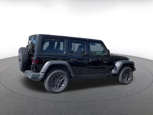 Used 2025 Jeep Wrangler Sport S image 12