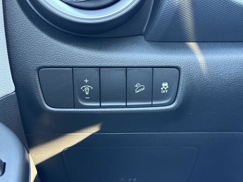 Certified 2022 Hyundai Kona Limited image 13