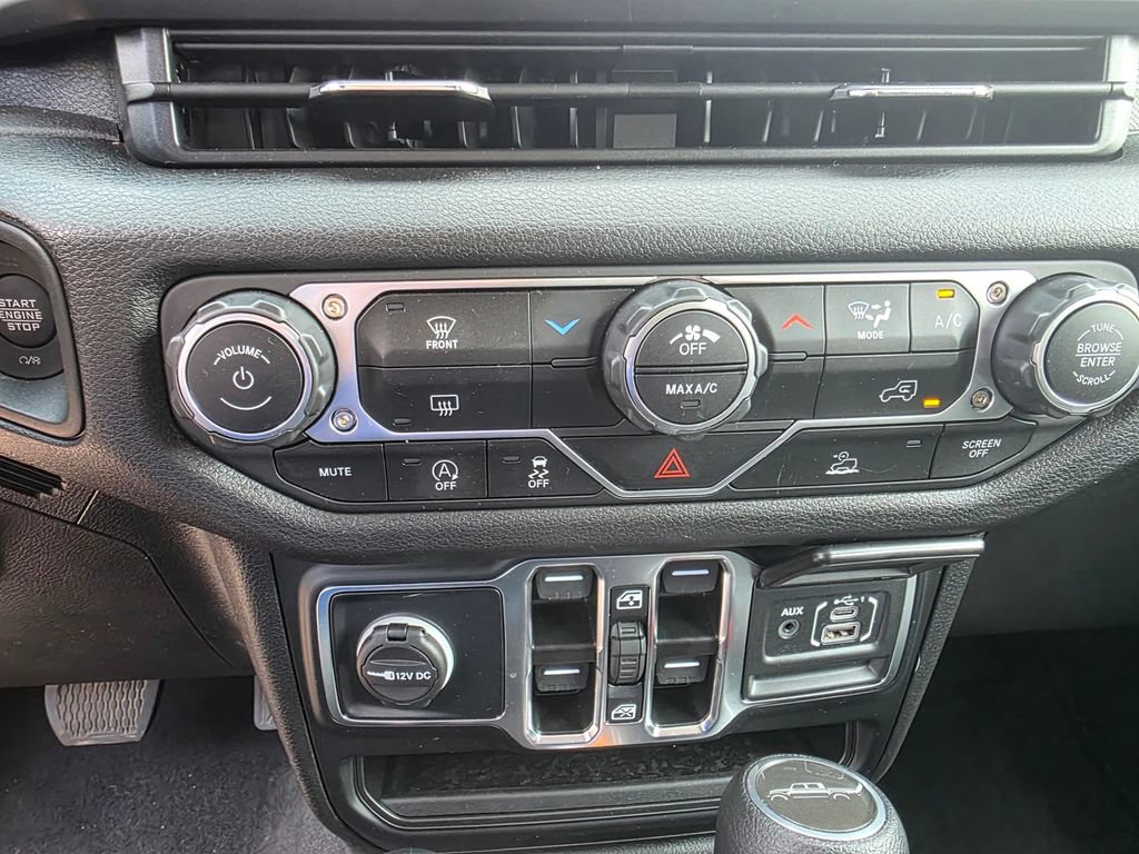 Used 2025 Jeep Gladiator Sport AWD/4WD image 19