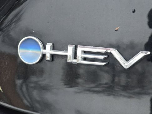 Used 2025 Toyota Camry LE image 12