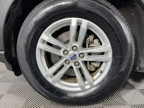 Used 2024 Ford Explorer XLT w/ Equipment Group 202A image 13