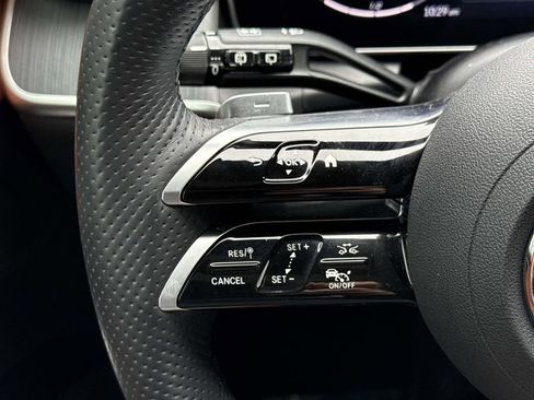 Used 2024 Mercedes-Benz GLC 300 4MATIC image 28