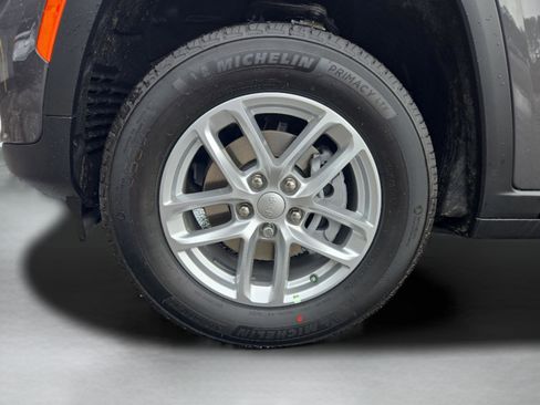 New 2025 Jeep Grand Cherokee Laredo X image 10