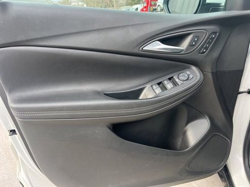 Used 2021 Buick Encore GX Essence w/ Experience Buick Package image 19