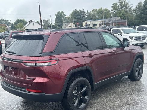 New 2025 Jeep Grand Cherokee Limited w/ Luxury Tech Group II image 6