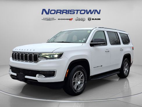 Used 2023 Jeep Wagoneer 4WD w/ Convenience Group I image 3