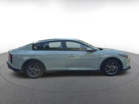 Used 2025 Kia K4 LXS image 16