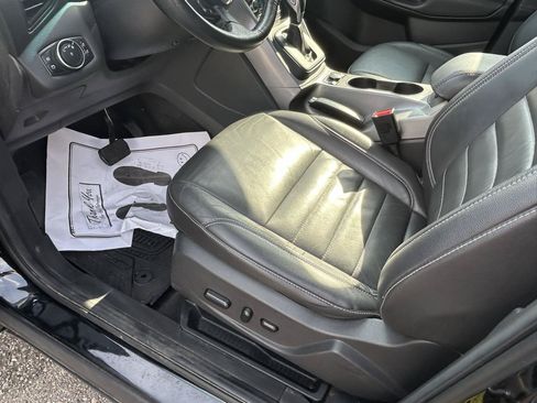 Used 2016 Ford Escape SE w/ SE Leather Comfort Package AWD/4WD image 10
