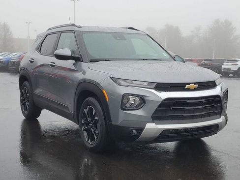 Used 2023 Chevrolet TrailBlazer LT w/ Convenience Package image 2