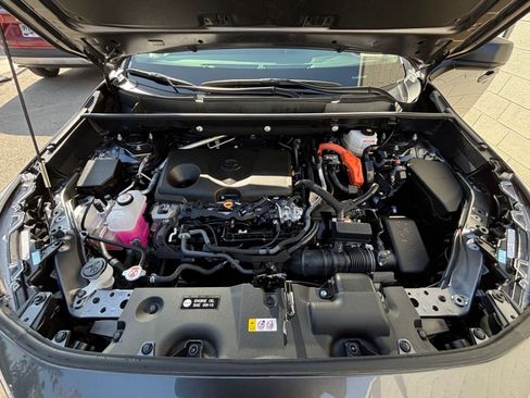 Used 2025 Toyota RAV4 LE image 32