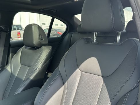Used 2022 BMW 330i xDrive Sedan w/ Driving Assistance Package AWD/4WD image 18