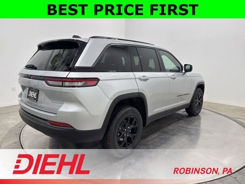 New 2026 Jeep Grand Cherokee Altitude AWD/4WD image 7