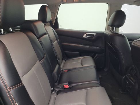 Used 2020 Nissan Pathfinder SL FWD image 19