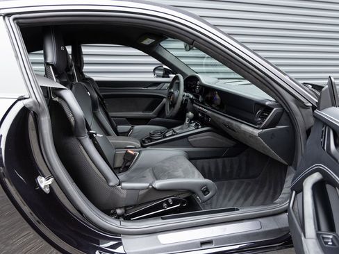 Certified 2024 Porsche 911 GT3 image 28