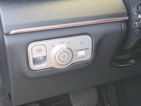 Used 2025 Mercedes-Benz GLE 450 4MATIC Coupe image 19