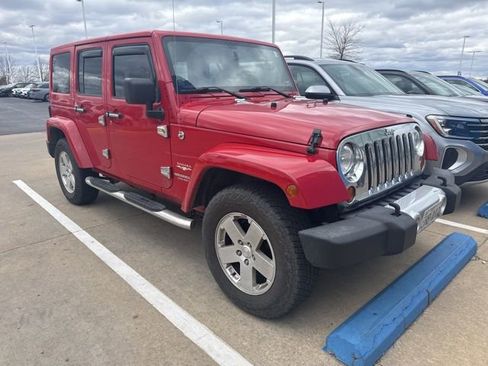 Used 2012 Jeep Wrangler Unlimited Sahara w/ Max Tow Pkg image 3
