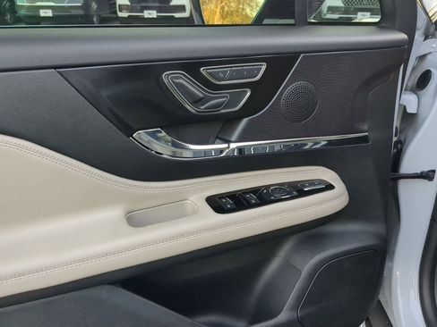 New 2026 Lincoln Corsair Reserve image 12