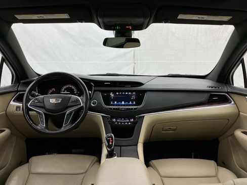 Used 2018 Cadillac XT5 Luxury w/ Driver Awareness Package FWD image 28