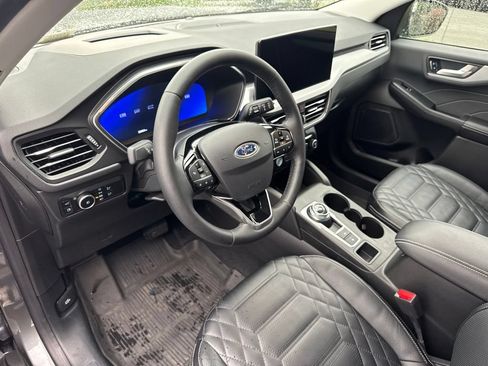 Used 2023 Ford Escape Platinum w/ Premium Technology Package AWD/4WD image 12