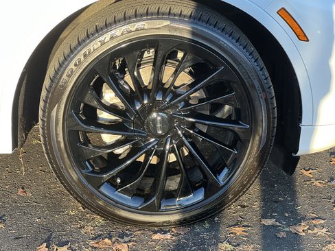 Used 2025 Lincoln Aviator Reserve w/ Equipment Group 201A image 13