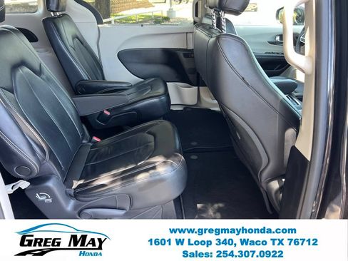 Used 2022 Chrysler Pacifica Touring-L FWD image 14