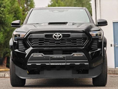 Used 2024 Toyota Tacoma TRD Sport w/ TRD Sport Upgrade Package AWD/4WD image 2