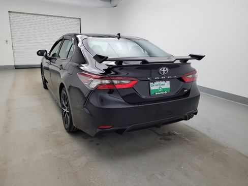 Used 2022 Toyota Camry SE image 6