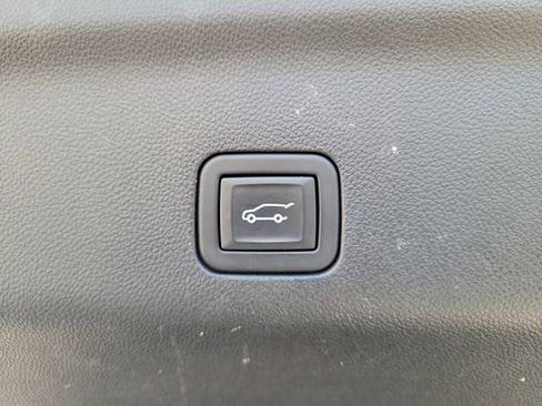 Certified 2024 Chevrolet Tahoe LT RWD image 10