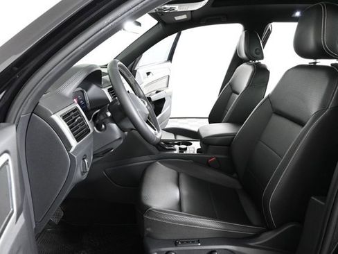 Certified 2023 Volkswagen Atlas Cross Sport SEL image 21