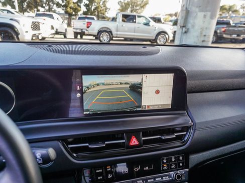 Certified 2024 Kia Seltos EX FWD image 24