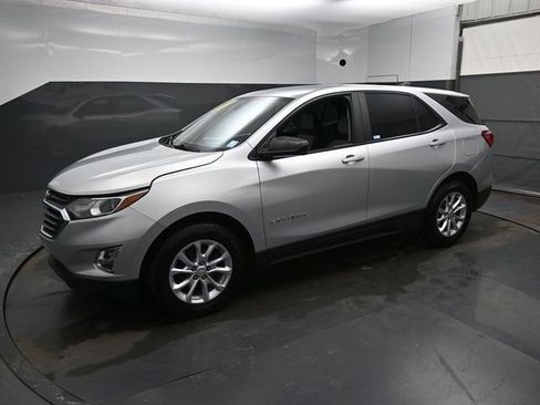 Used 2021 Chevrolet Equinox LS w/ LS Convenience Package image 26