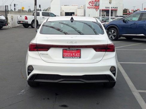 Used 2024 Kia Forte LXS w/ LXS Technology Package image 9