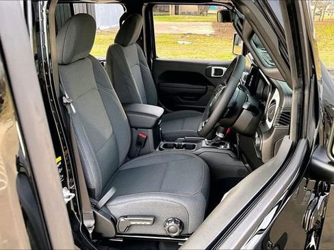 New 2026 Jeep Wrangler Unlimited Sport w/ Convenience Group image 12