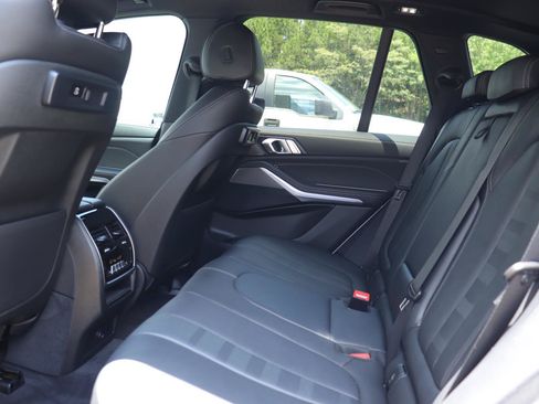 Used 2021 BMW X5 xDrive40i w/ Convenience Package AWD/4WD image 12