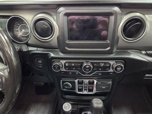 Used 2022 Jeep Wrangler Unlimited Sport AWD/4WD image 38
