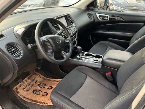 Used 2018 Nissan Pathfinder S image 20