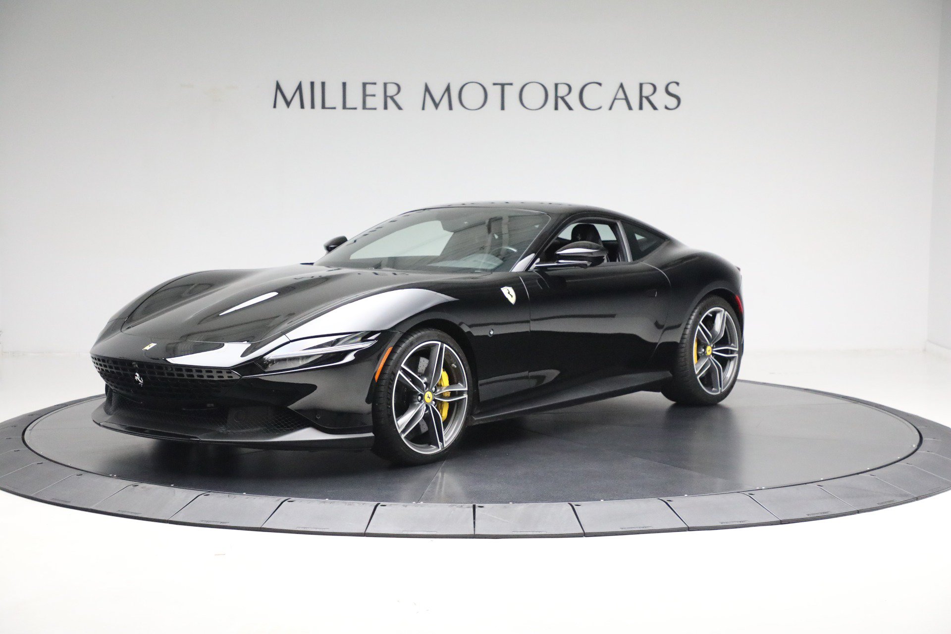 Certified 2021 Ferrari Roma RWD image 1