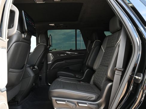 Used 2023 Cadillac Escalade V AWD/4WD image 21