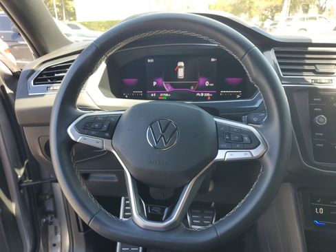 Used 2023 Volkswagen Tiguan SE R-Line image 28