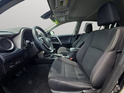 Used 2018 Toyota RAV4 XLE FWD image 9