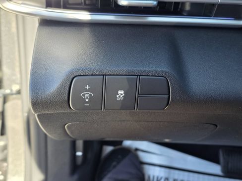 New 2026 Hyundai Elantra Limited FWD image 29