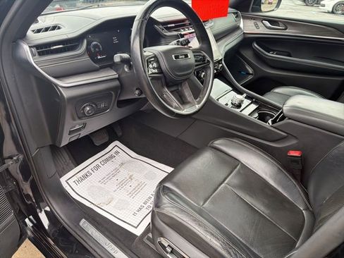 Used 2022 Jeep Grand Cherokee L Overland w/ Luxury Tech Group IV AWD/4WD image 19